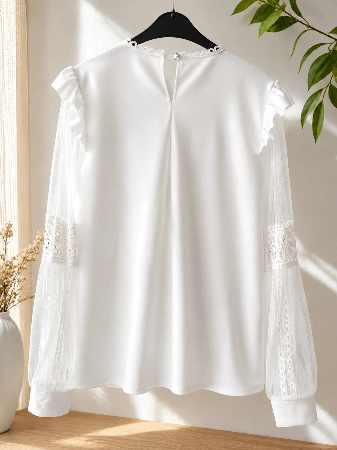 Blouse blanche chic en tulle et dentelle – Taille 40  – Excellent état – photo 2